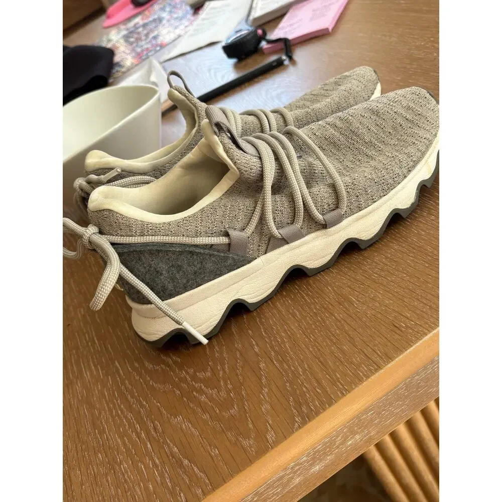 Sorel Kinetic Lace Gray Knit Running Shoes Women's Size 8 Scalloped Sole